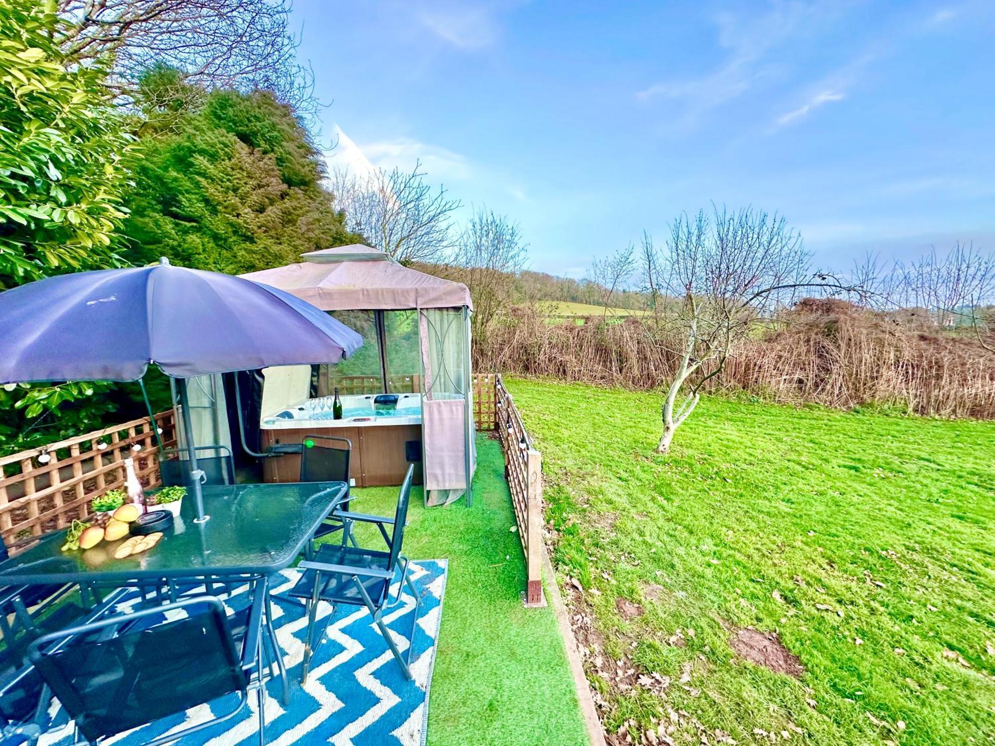 Three Bedroom Rural, Relaxing And Peaceful,Dogs Welcome! With Cymru Holidays Abergavenny Ngoại thất bức ảnh