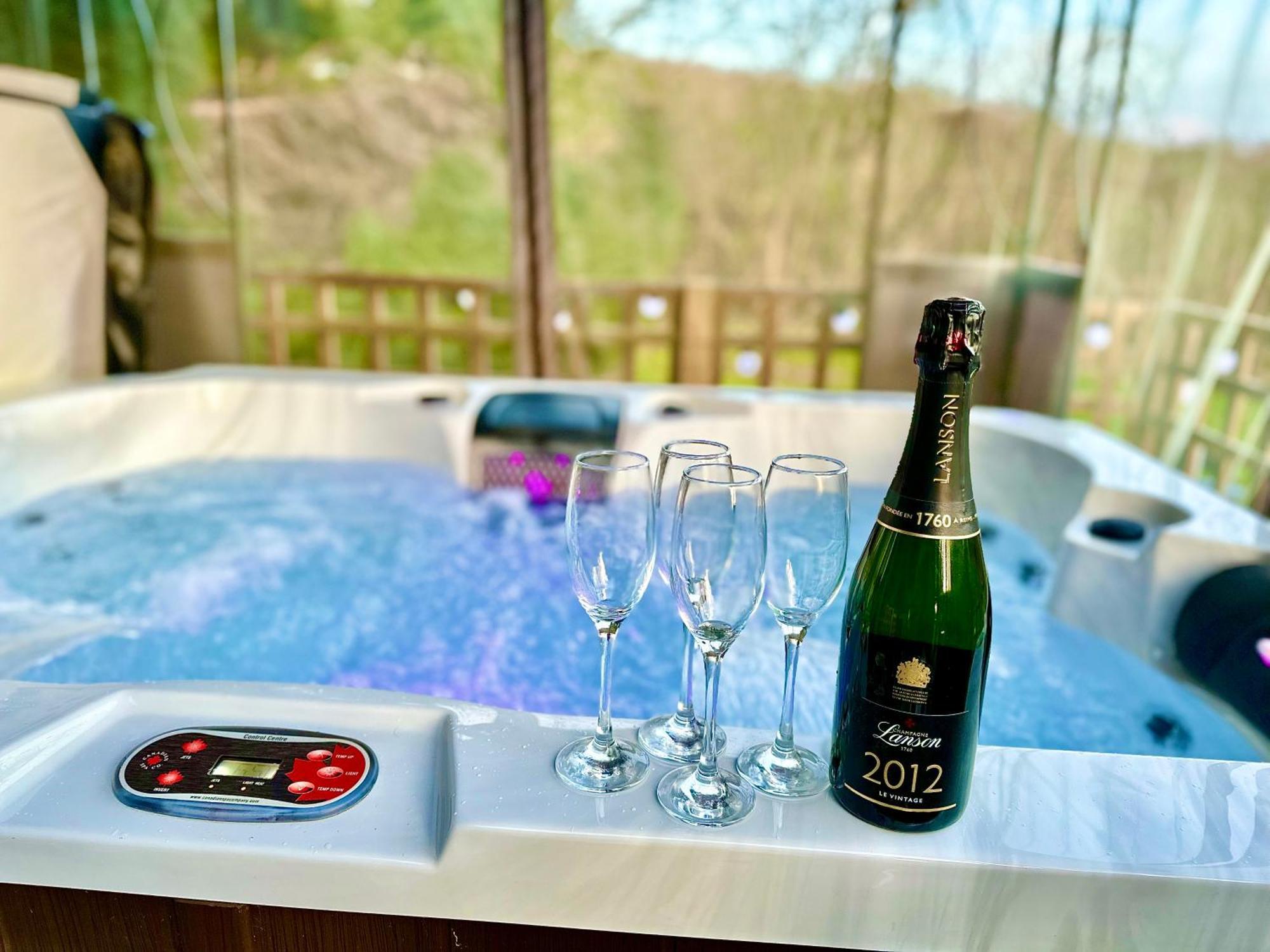 Three Bedroom Rural, Relaxing And Peaceful,Dogs Welcome! With Cymru Holidays Abergavenny Ngoại thất bức ảnh